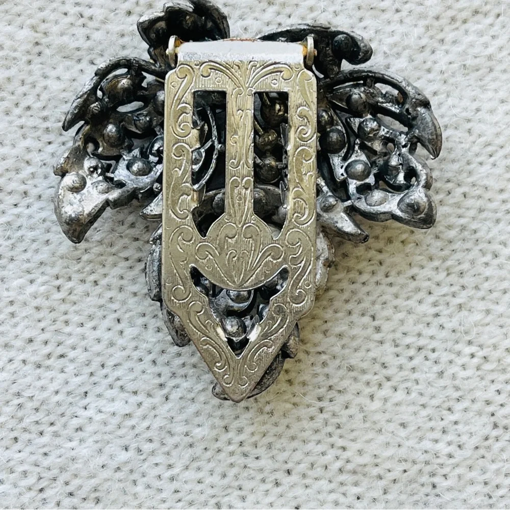 Vintage 1920s LITTLE NEMO rhinestone LEAF ART NOUVEAU DECO dress clip unsigned - Picture 4 of 4